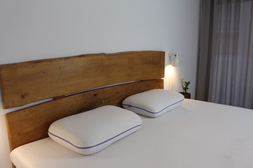 Lilia Forever Topper auf Bett